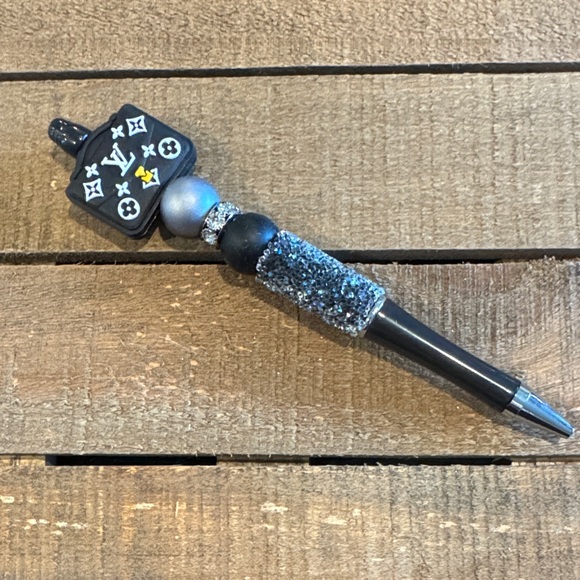 Black and Silver Decorative Pen - Picture 1 of 1
